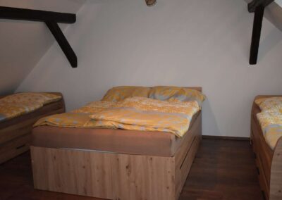 Studio Dřevák - postele (2)