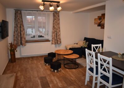 Studio Škrpál - jídelní a obývací prostor (2)